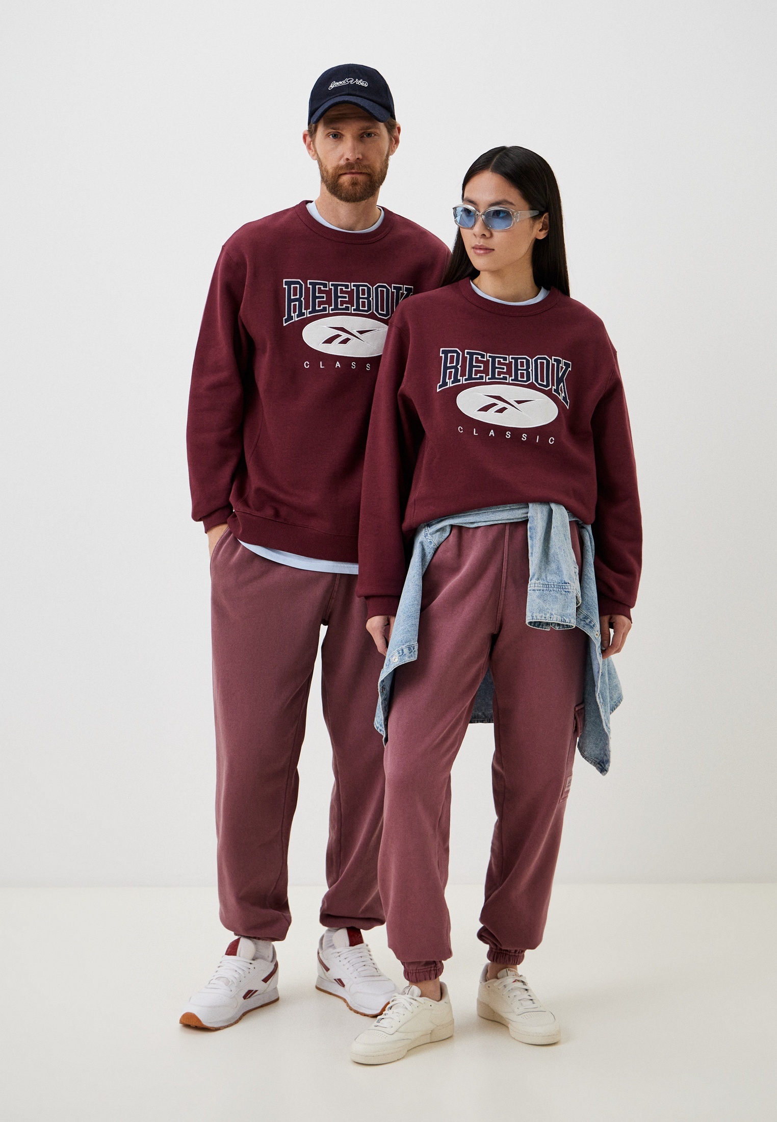 Свитшот Reebok Archive Essentials Crew