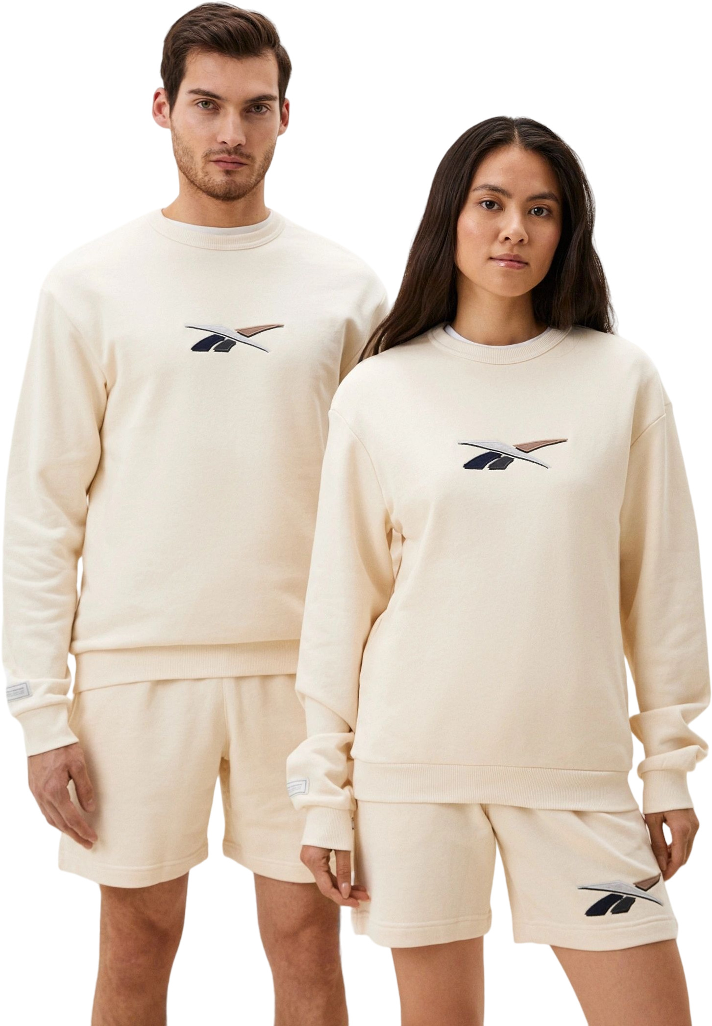 Свитшот Reebok Cl No Dye Uniform Crew