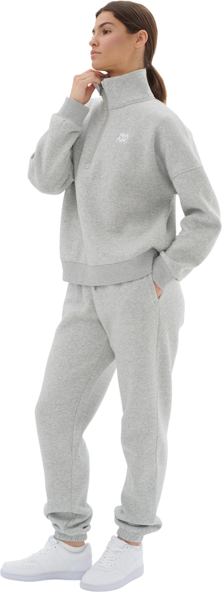 Брюки RANK Woman Essential Fleece Jogger