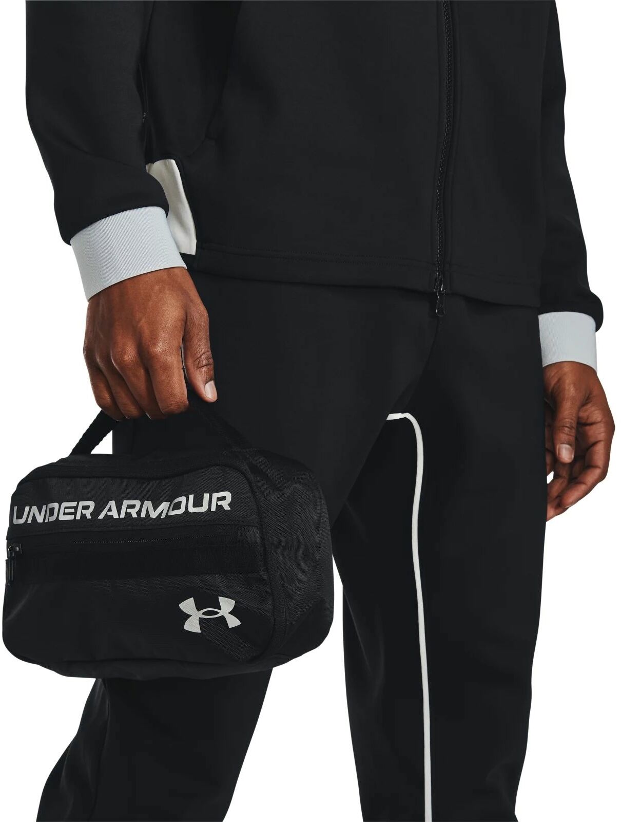 Сумка Under Armour Contain Travel Kit Bag
