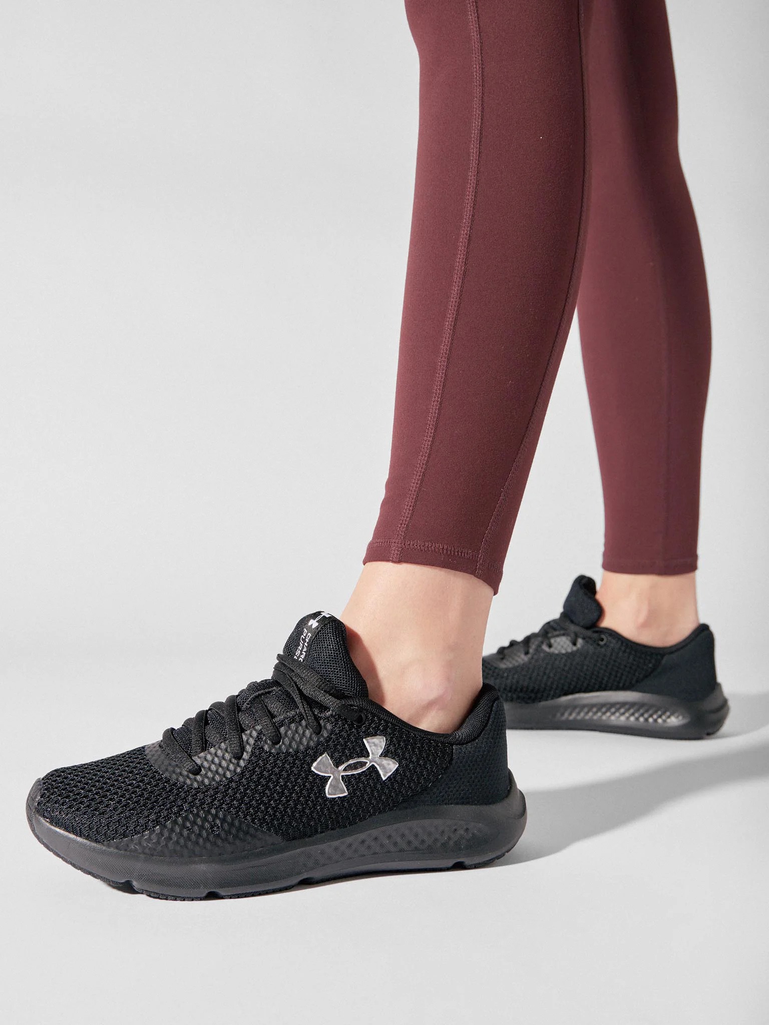 Кроссовки Under Armour W Charged Pursuit 3