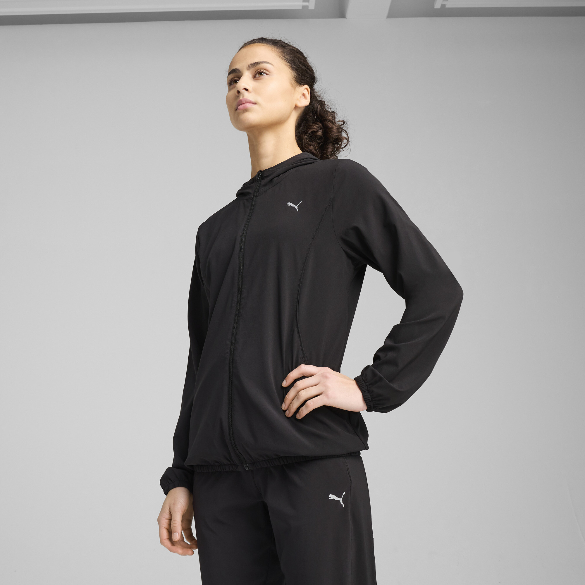 Ветровка Puma RUN VLCT WOVEN JACKET W