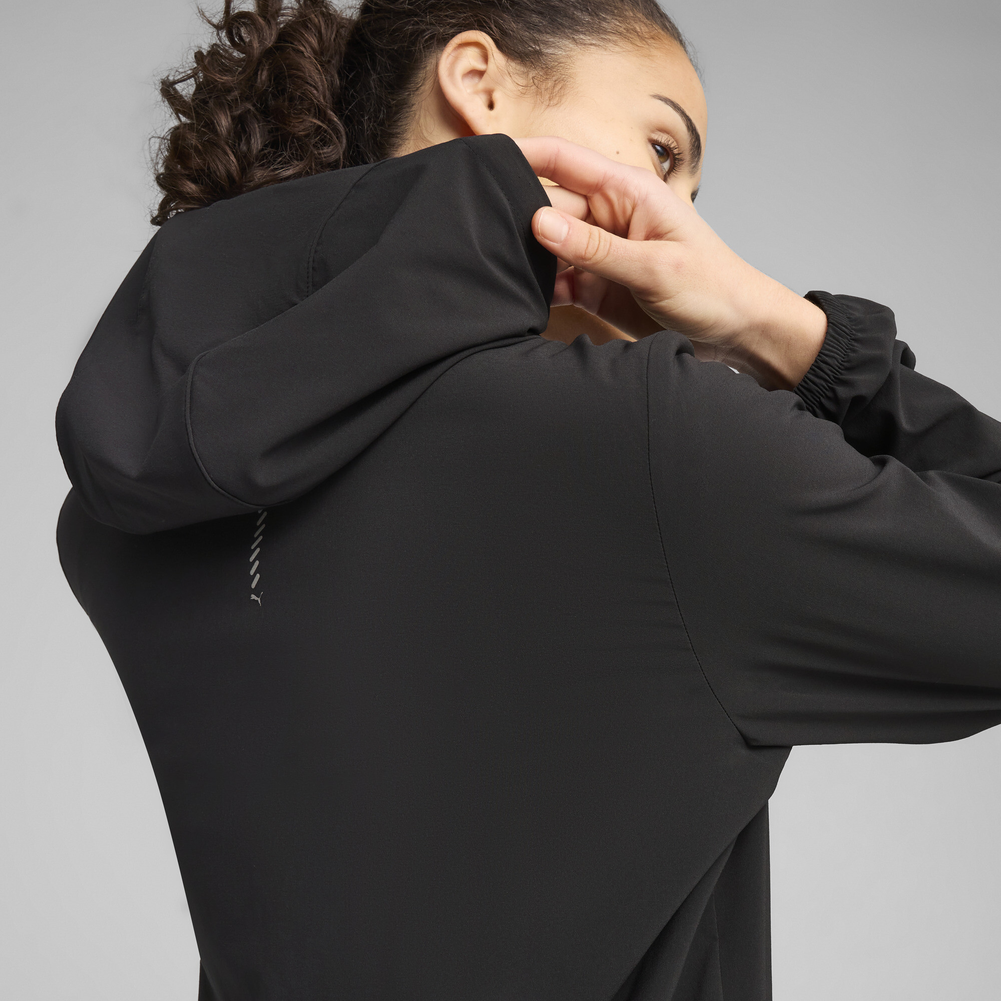 Ветровка Puma RUN VLCT WOVEN JACKET W