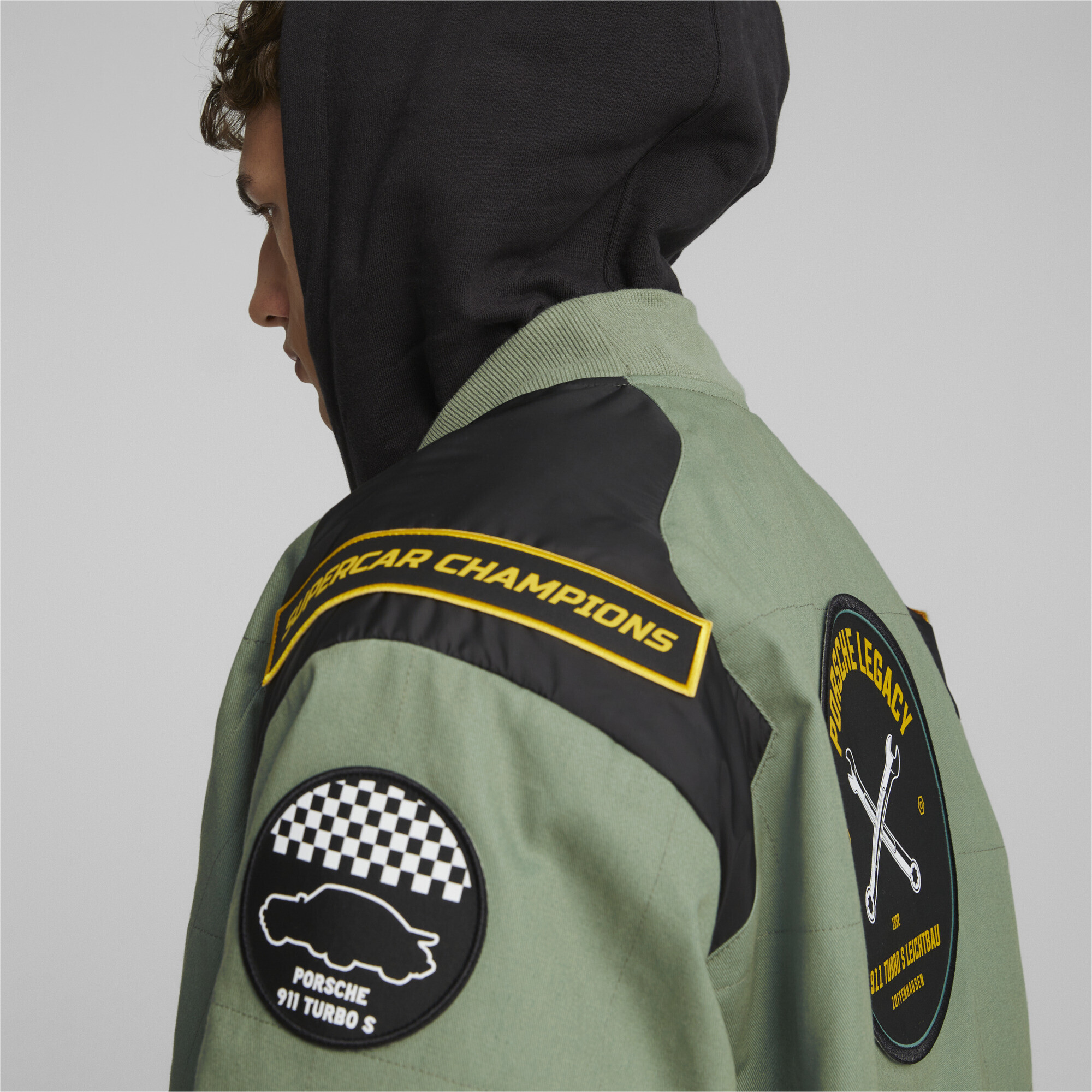 Бомбер Puma Pl Garage Crew Jacket