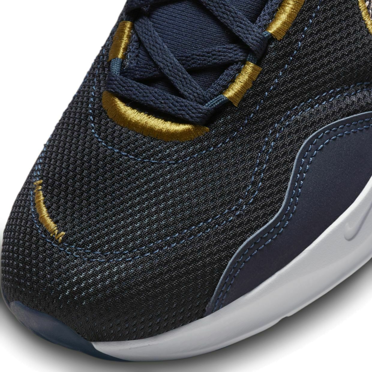 Кроссовки Nike M Legend Essential 3 Next Nature Training