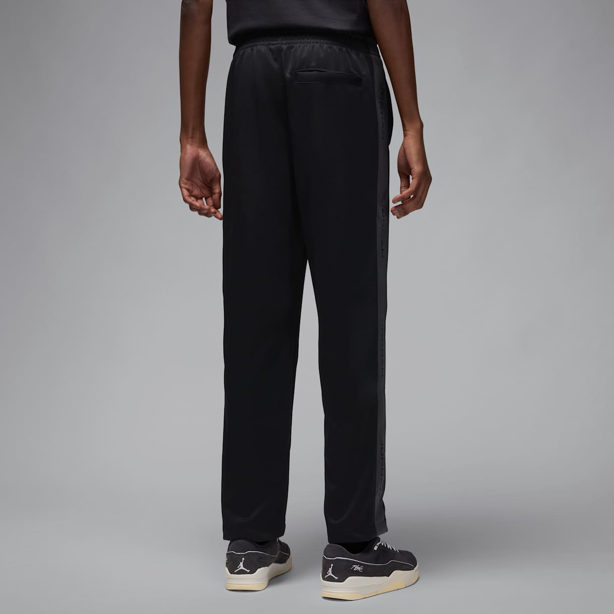 Брюки Nike M J ESS TRACK SUIT PANT