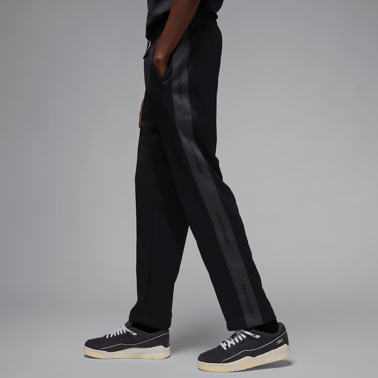 Брюки Nike M J ESS TRACK SUIT PANT