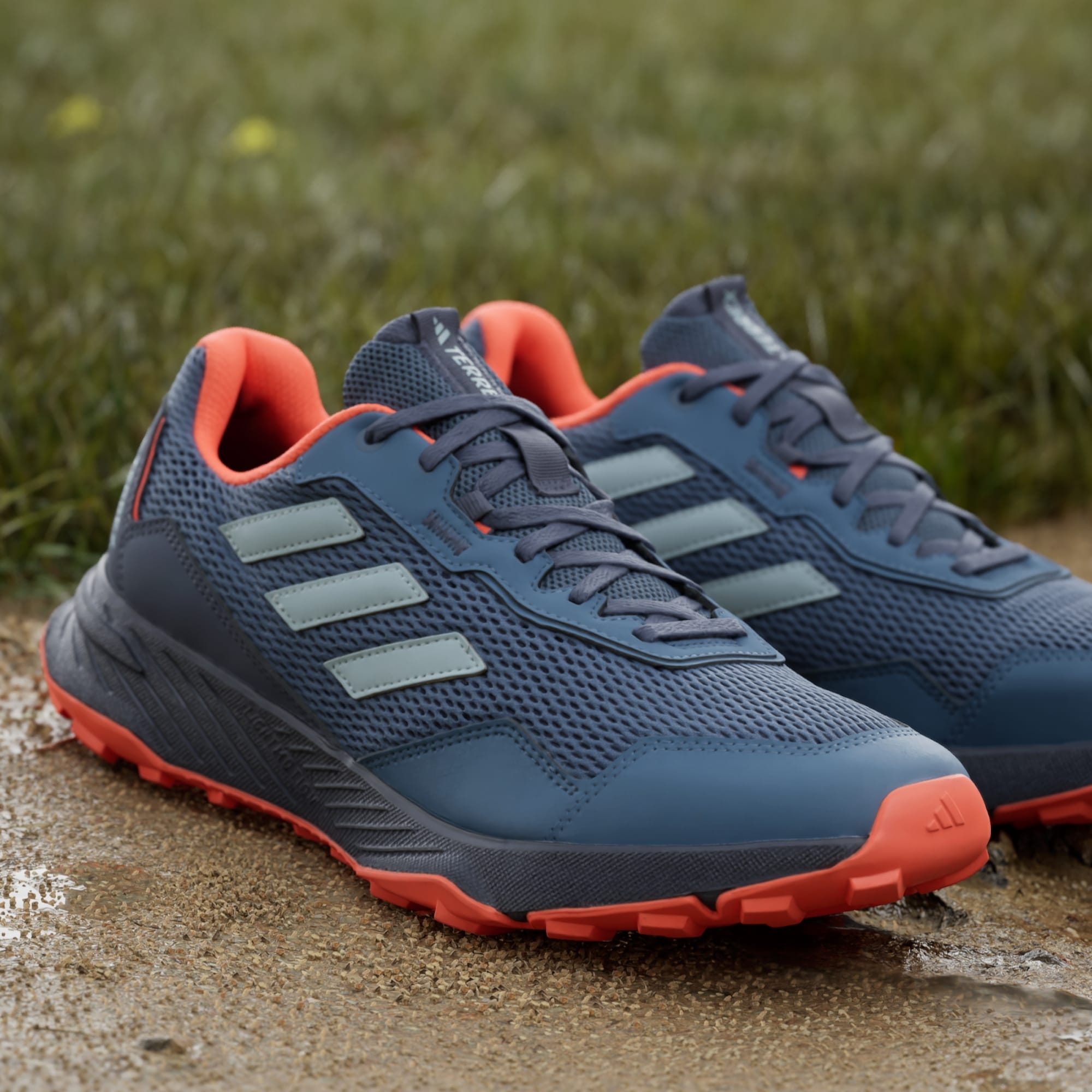 Кроссовки Adidas Tracefinder