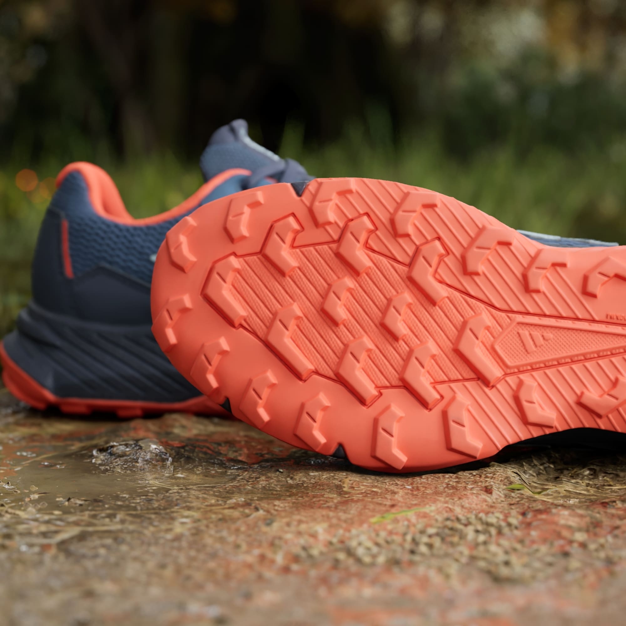 Кроссовки Adidas Tracefinder