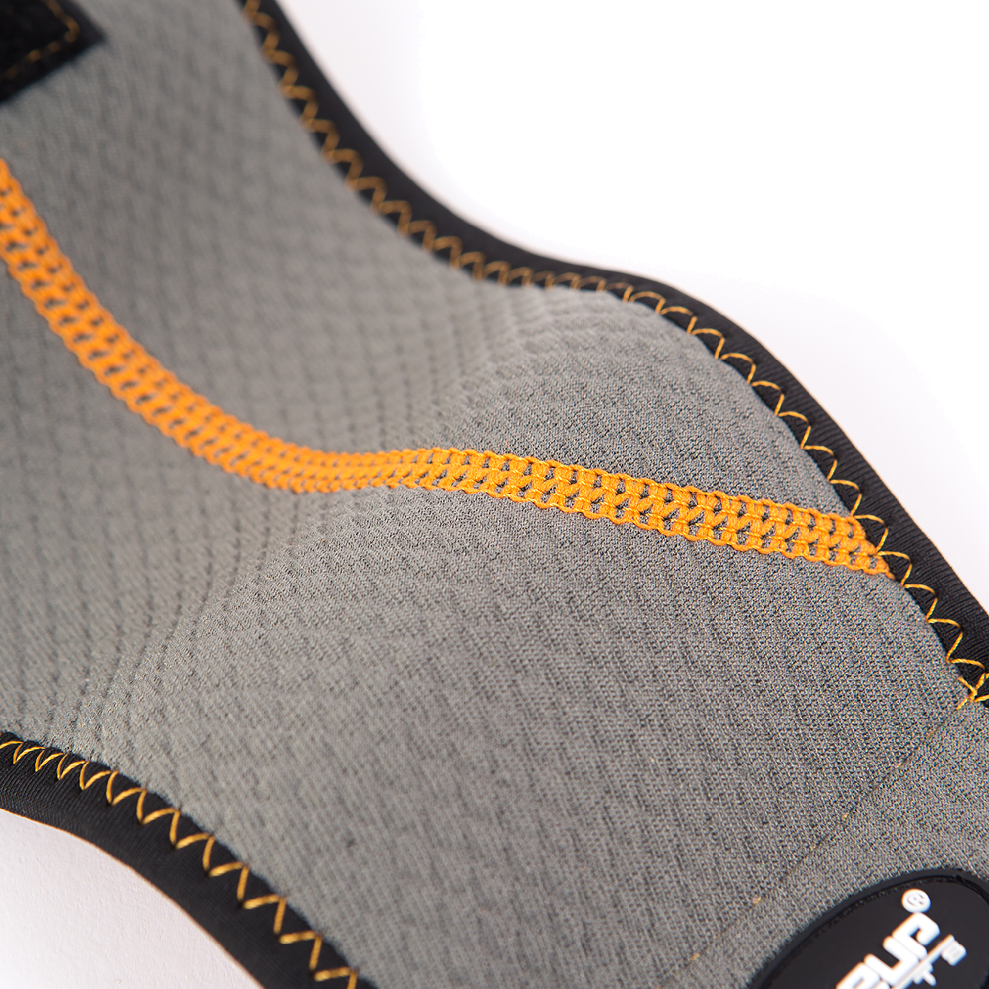 Суппорт запястья LiveUp WRIST SUPPORT